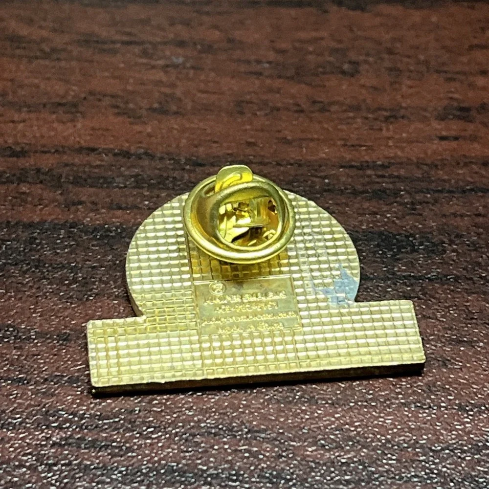 Northwest Territories Canada Polar Bear Lapel Hat Pin‎